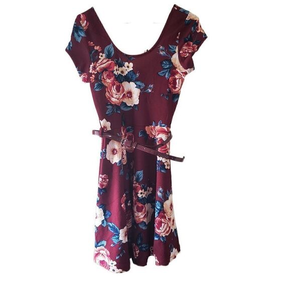 New Iris Burgundy Floral Short Sleeve Fit & Flare Dress with Belt - Picture 1 of 3